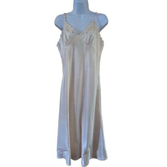 Etienne Cream Lace-Trimmed Nightgown honeymoon fairycore romance bride - Picture 2 of 11